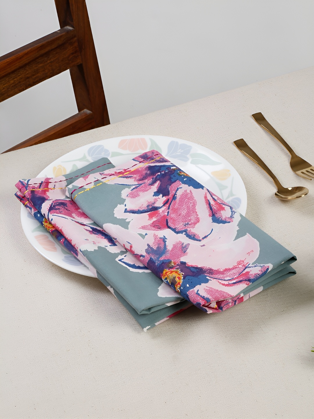 

Ratan Cart Green 4 Pieces Floral Printed Cotton Table Napkins, Pink