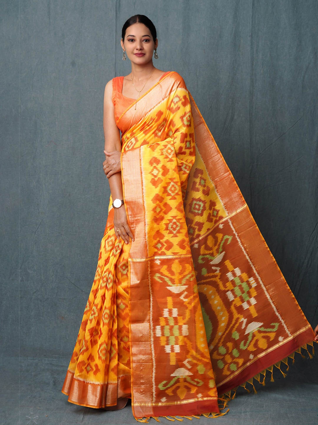 

Unnati Silks Zari Silk Cotton Handloom Pochampally Saree, Yellow