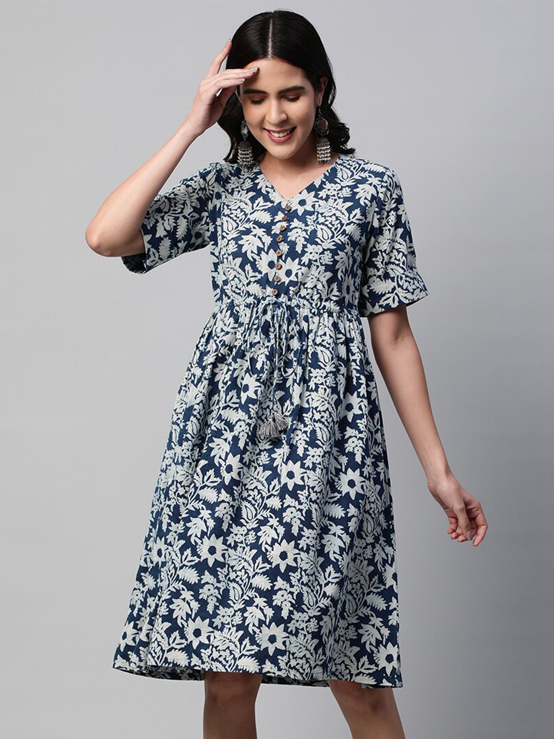 

KAMI KUBI Floral Printed V-Neck Short Sleeves Gathered Cotton Fit & Flare Dress, Blue