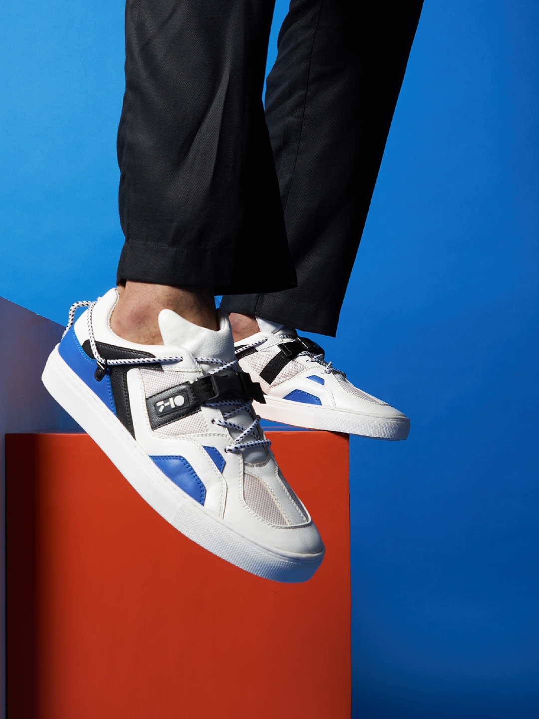 

7-10 Men Colourblocked Sneakers, White
