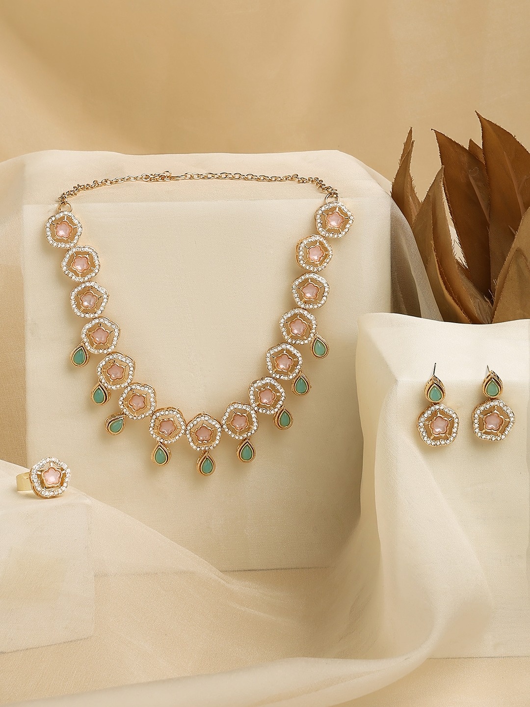 

Zaveri Pearls Gold-Plated Stones Studded Jewellery Set