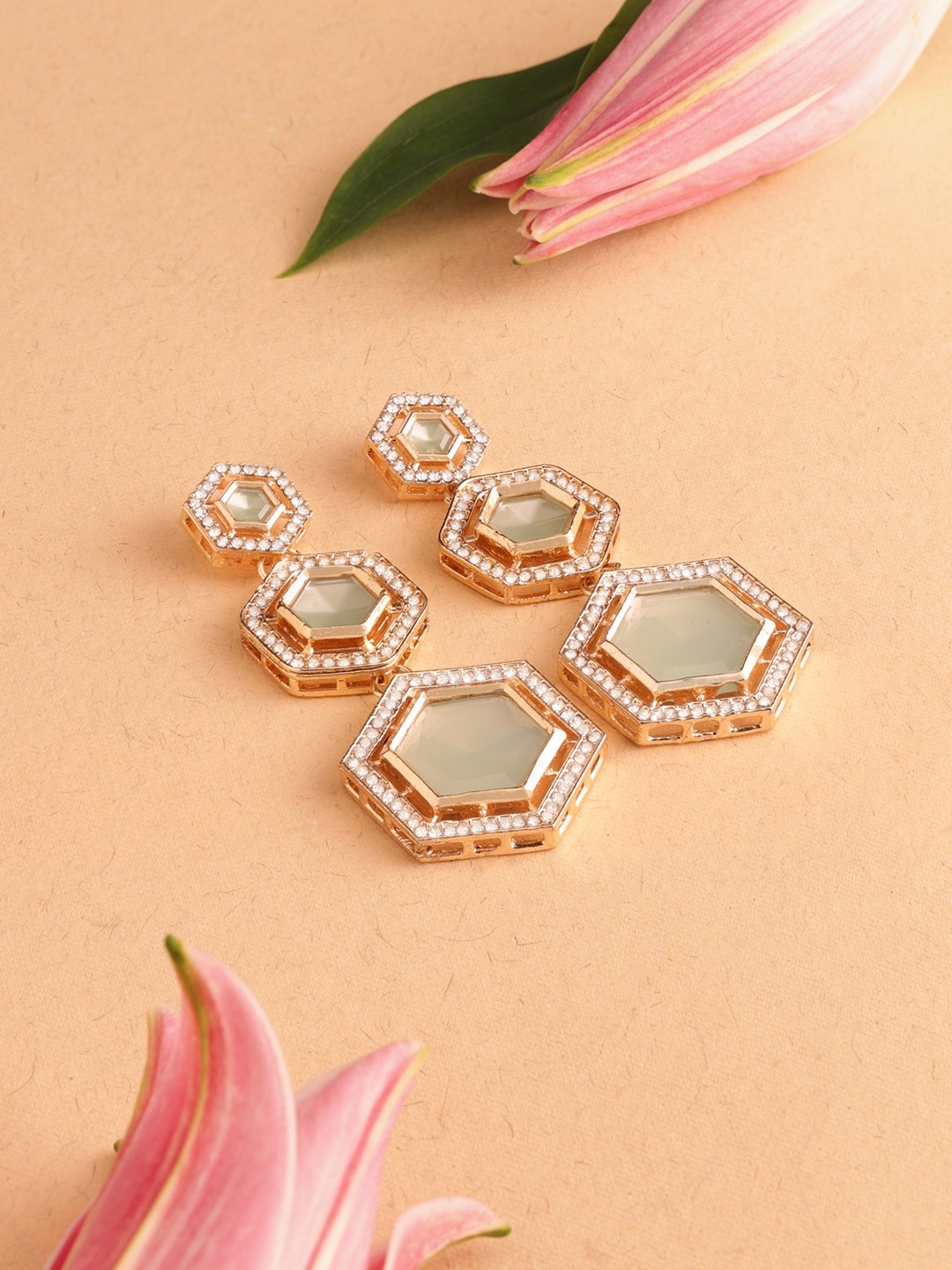 

Zaveri Pearls Gold-Plated Stone-Studded Brass Contemporary Drop Earrings