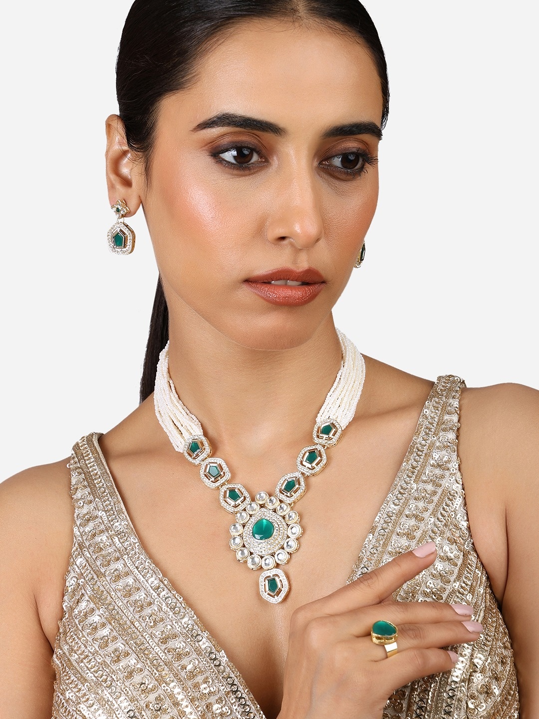 

Zaveri Pearls Gold Plated Kundan Studded & Beaded Jewellery Set