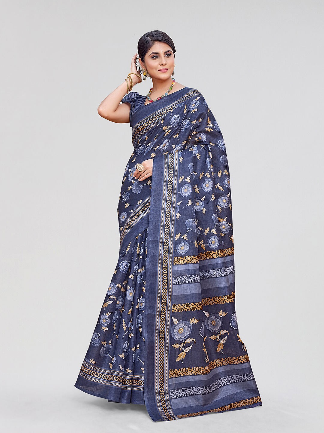 

Yashika Floral Printed Saree, Navy blue