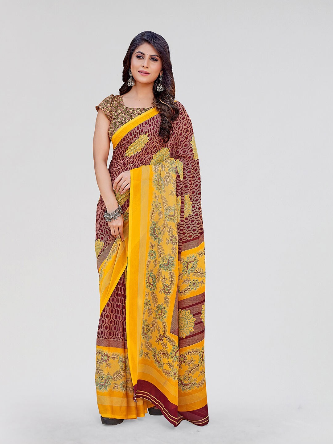 

Yashika Ethnic Motifs Printed Saree, Red