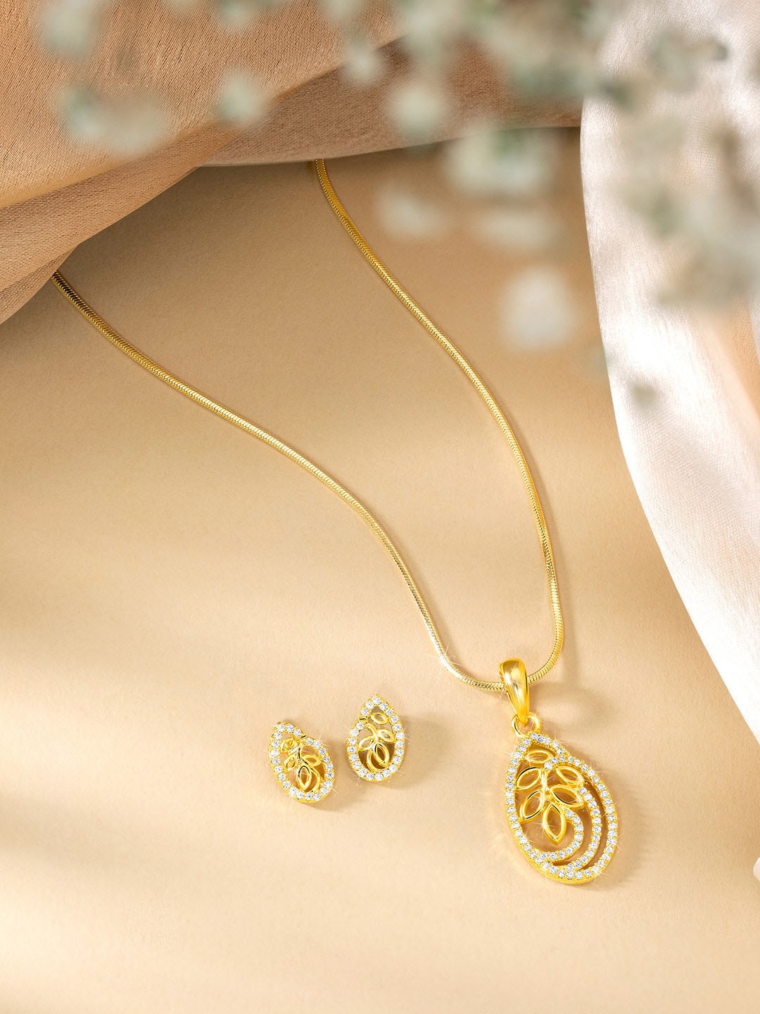 

Peora Gold-Plated Cubic Zirconia Stone Studded Jewellery Set