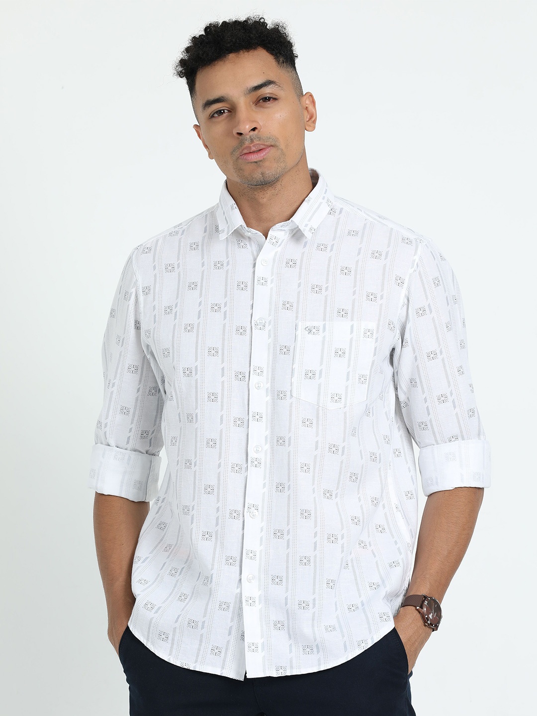 

Classic Polo Geometric Printed Spread Collar Slim Fit Opaque Casual Shirt, White