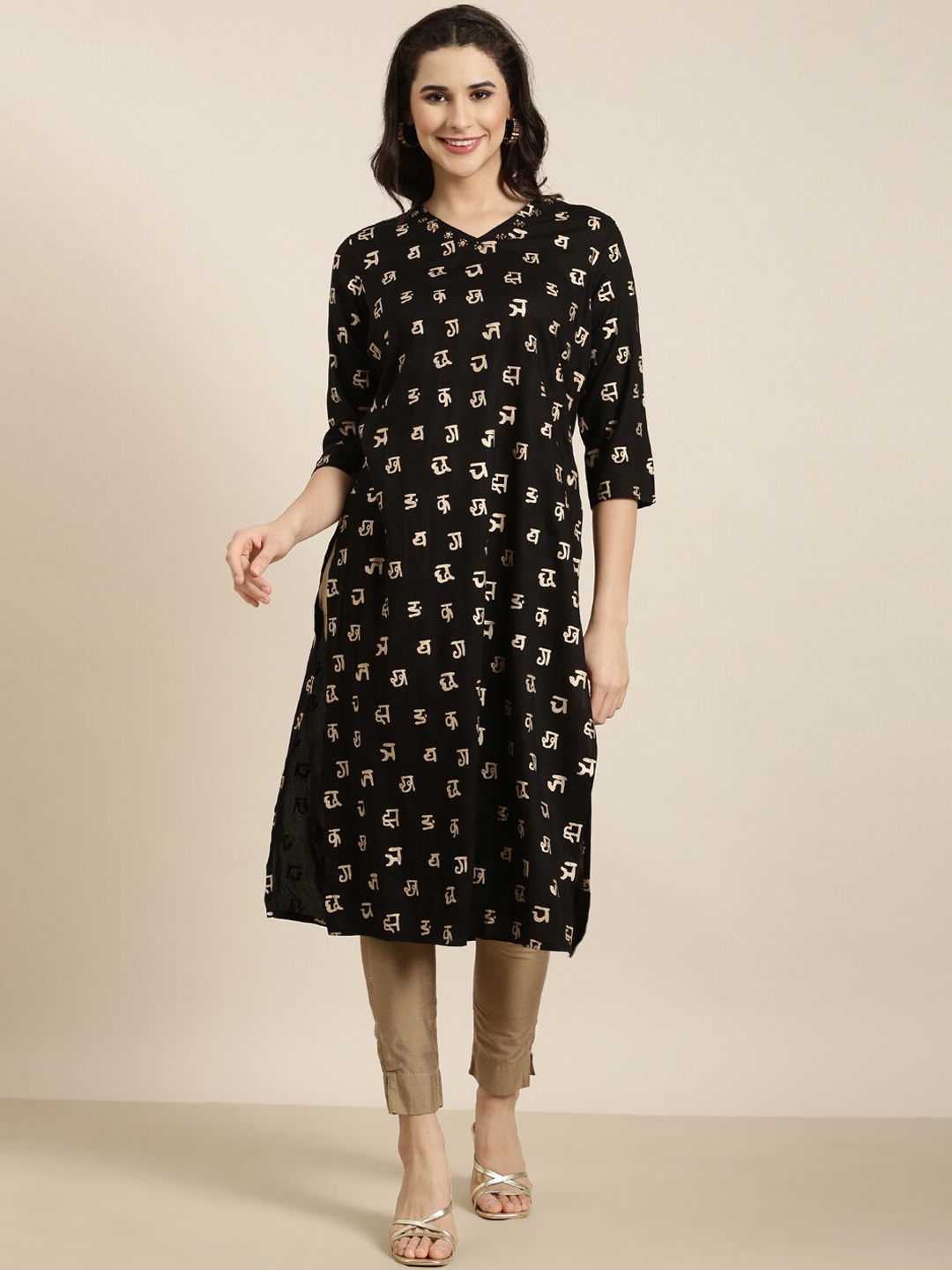 

SHOWOFF Women Floral Thread Work Indie Prints Kurta, Black