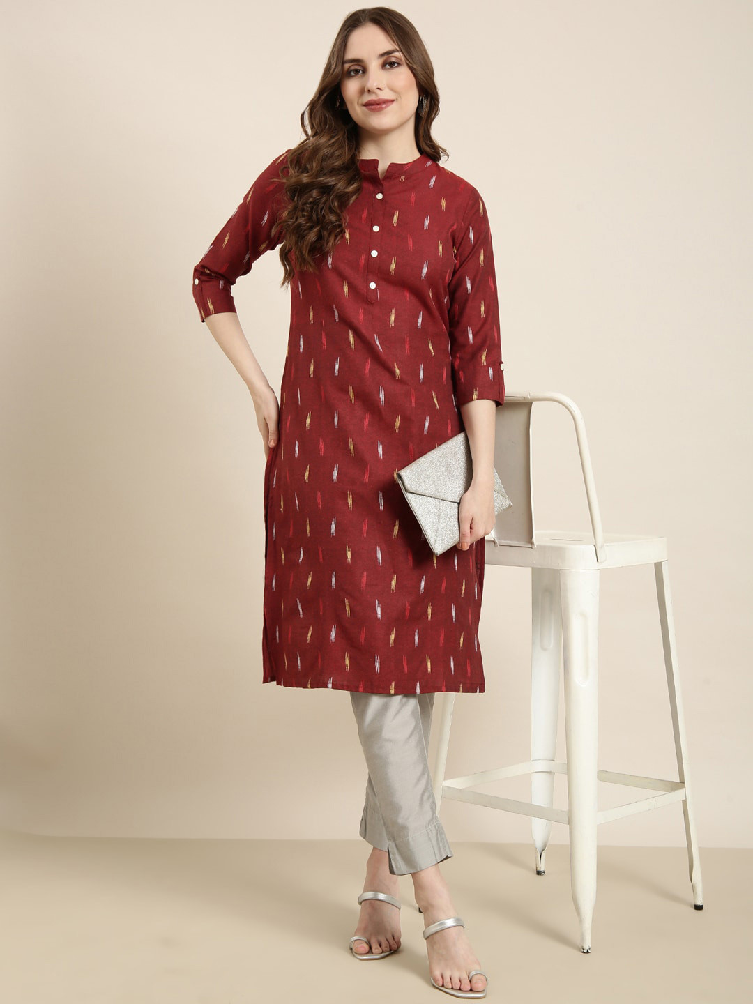 

SHOWOFF Abstract Printed Thread Work Straight Kurta, Maroon