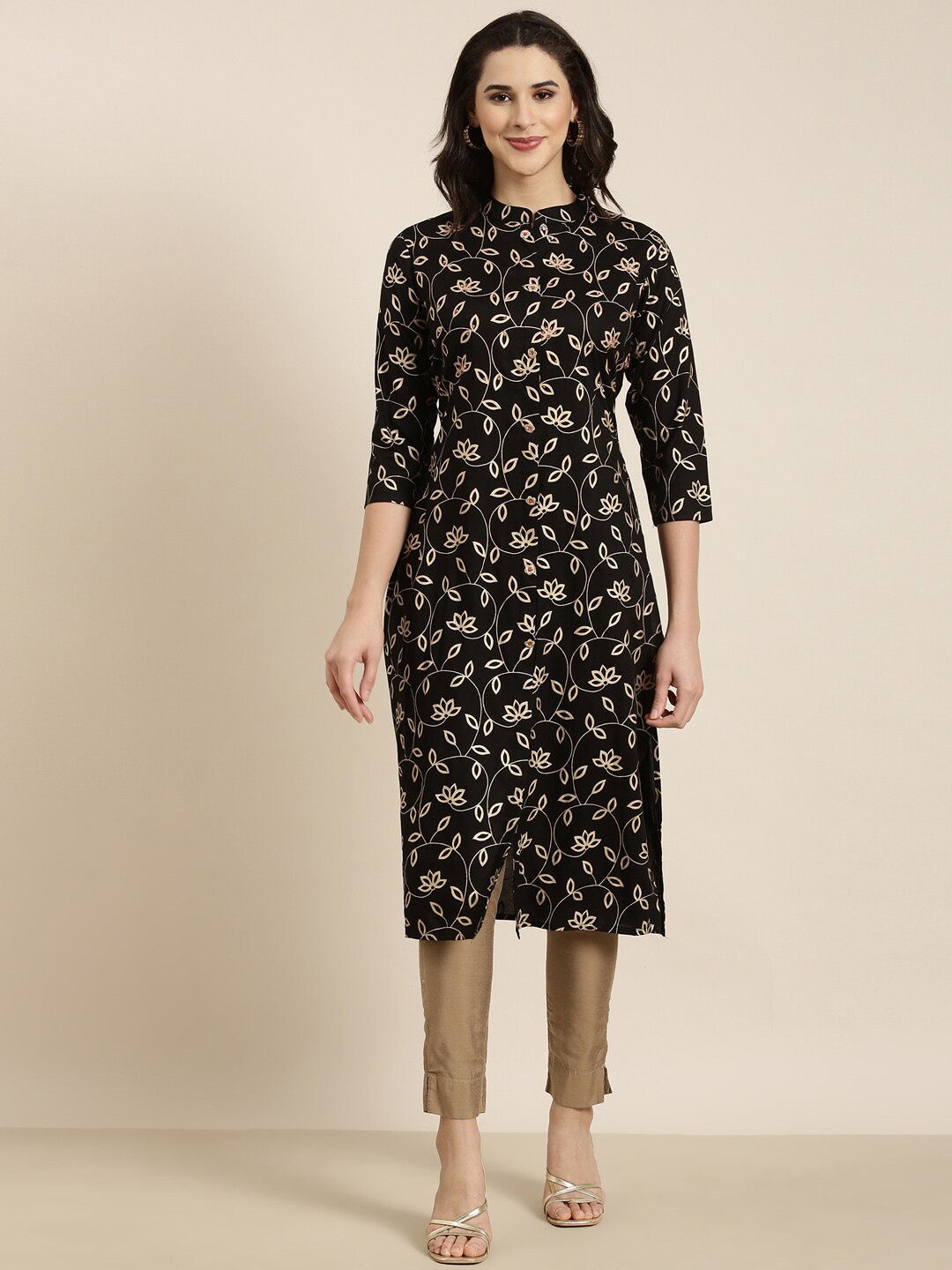 

SHOWOFF Women Ethnic Motifs Yoke Design Keyhole Neck Flared Sleeves Thread Work Indie Prints Kurta, Black