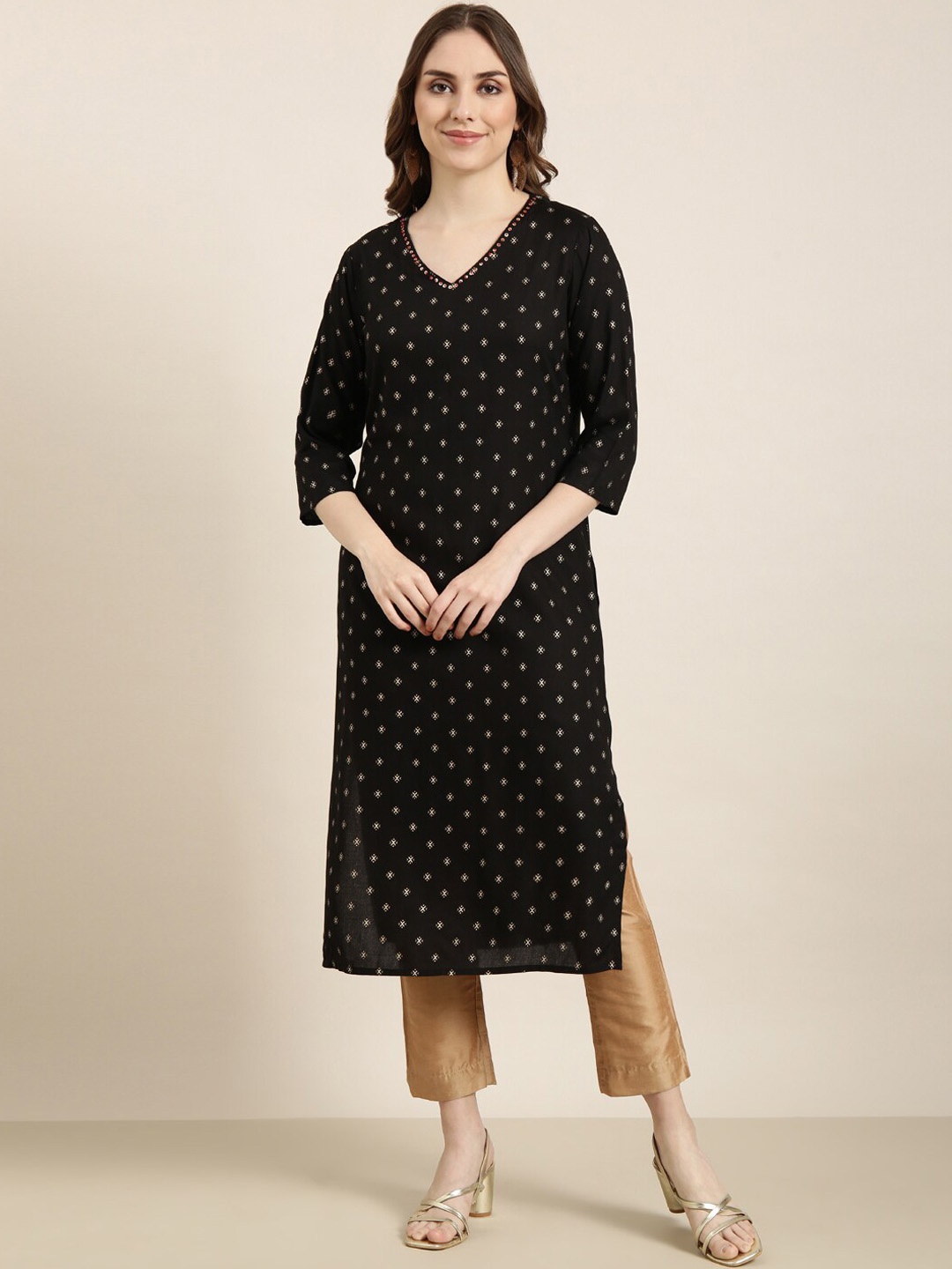 

SHOWOFF Women Geometric Printed Flared Sleeves Mirror Work Kurta, Black