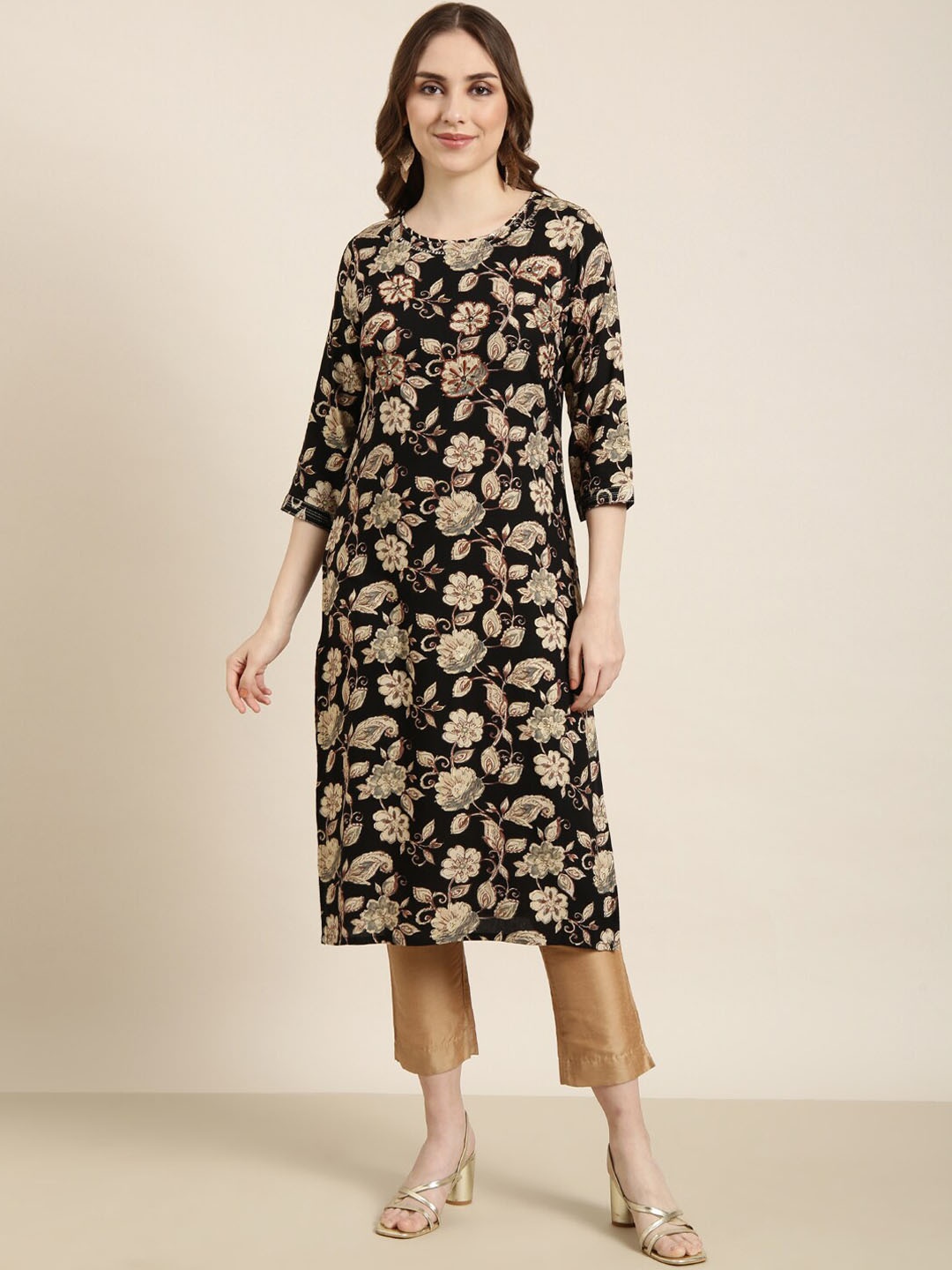 

SHOWOFF Women Floral Printed Flared Sleeves Mirror Work Floral Kurta, Black