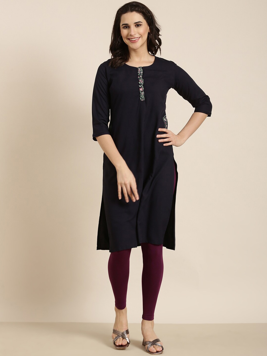 

SHOWOFF Round Neck Three Quarter Sleeves Thread Work Cotton Kurta, Navy blue