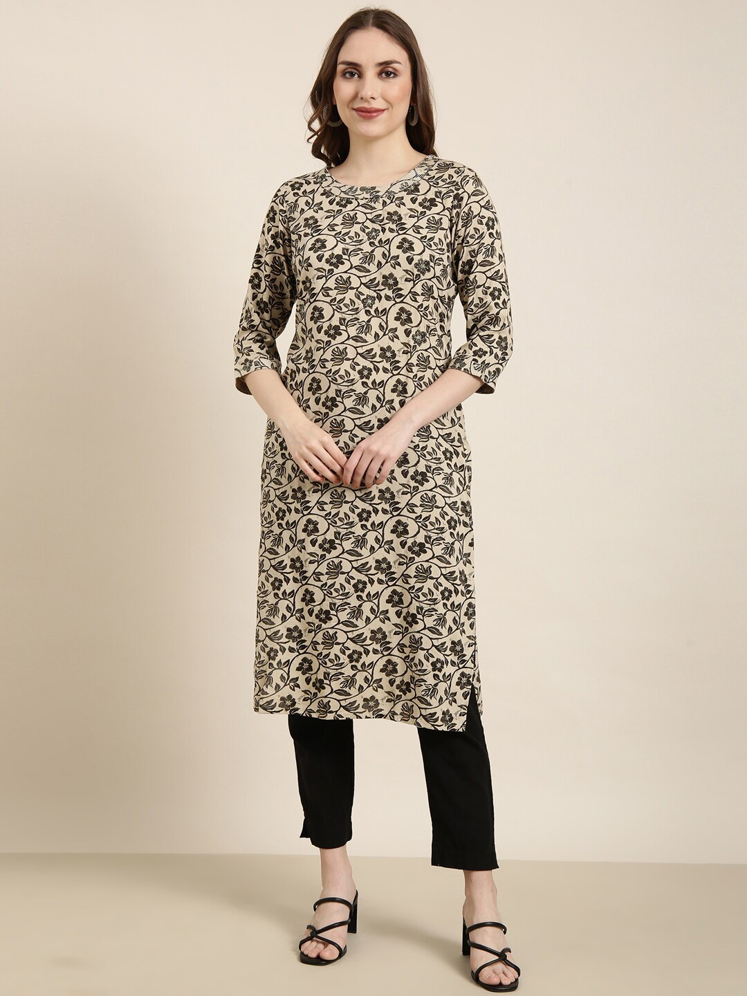 

SHOWOFF Floral Printed Round Neck Straight Kurta, Beige