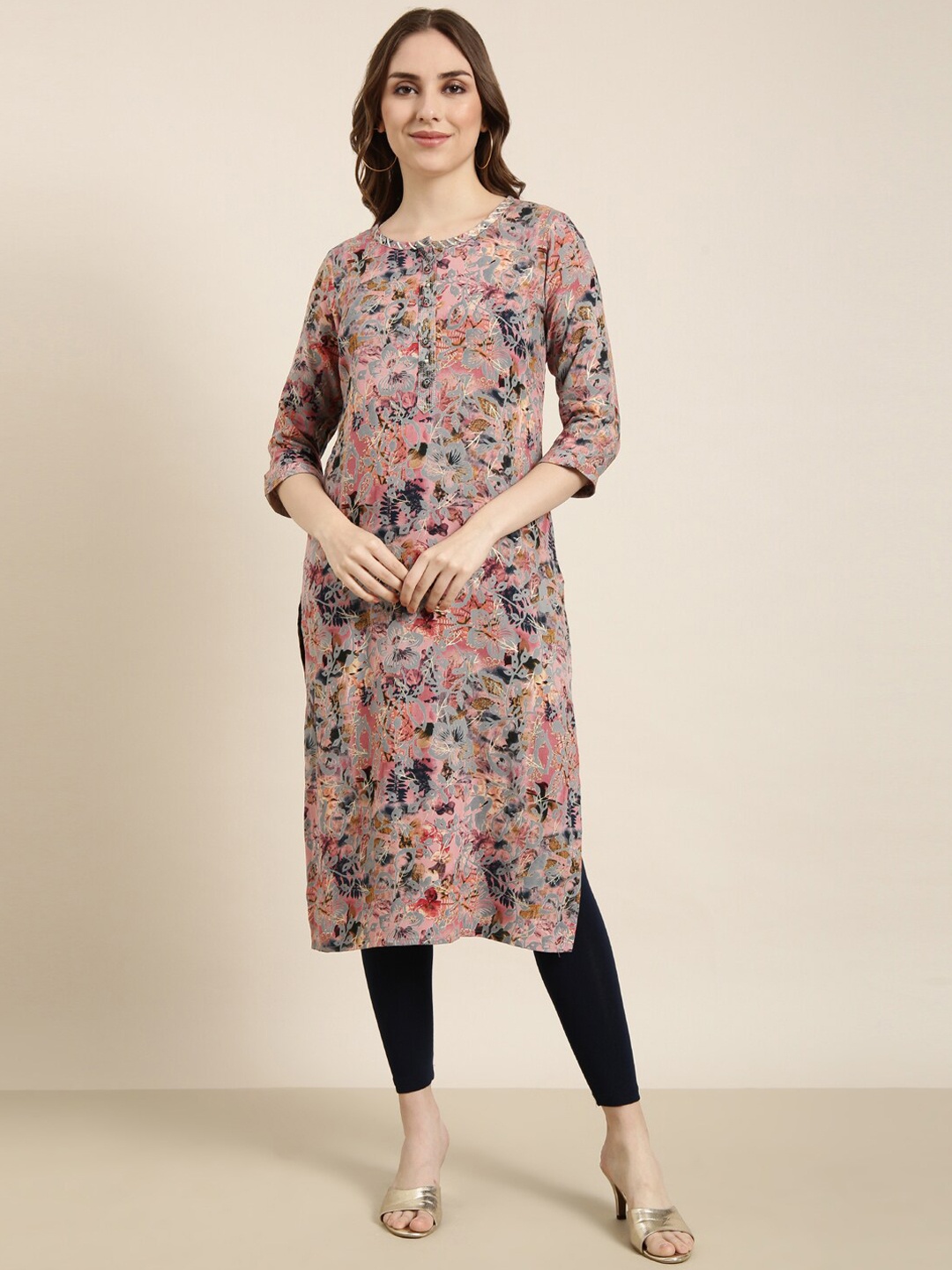 

SHOWOFF Floral Printed Round Neck Straight Kurta, Pink