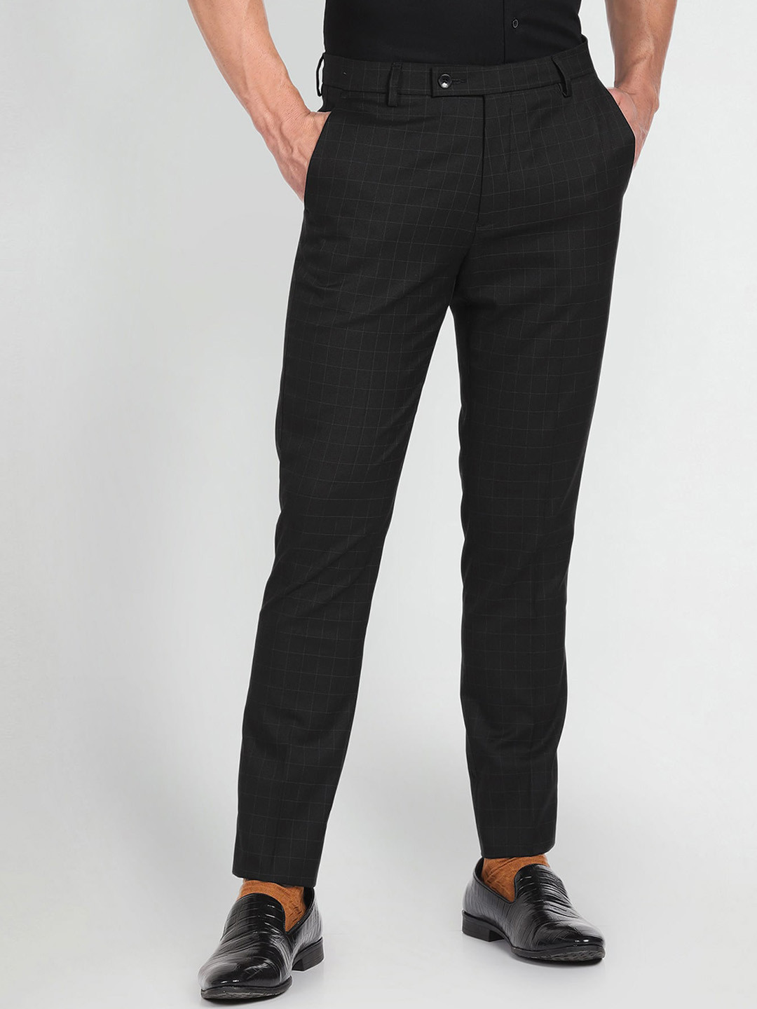 

Arrow Men Checked Slim Fit Trousers, Black