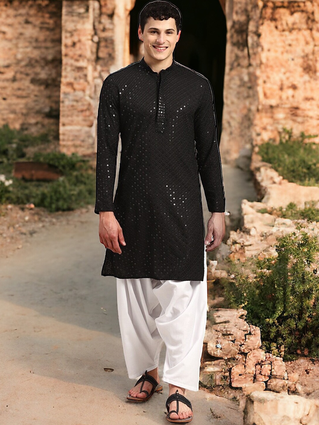 

ATRAENTA Geometric Embroidered Mandarin Collar Flared Straight Kurta, Black