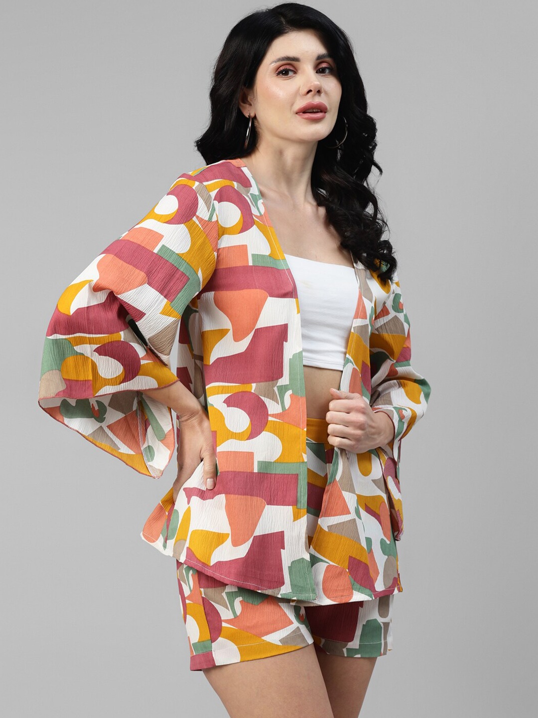 

DEEBACO Printed Open-Front Shrug With High-Rise Shorts, Off white