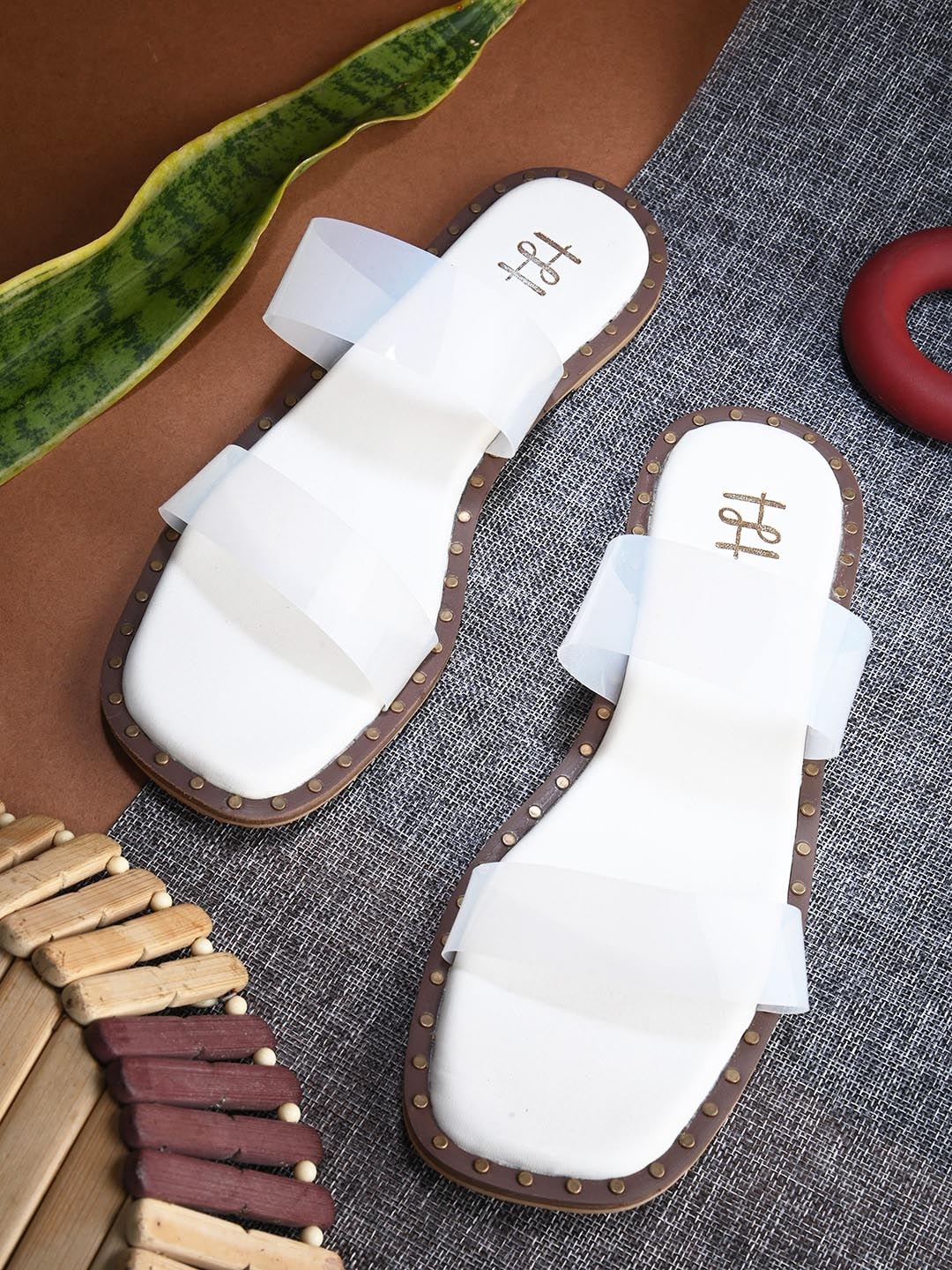 

Hydes N Hues No Back Strap Open Toe Flats, White