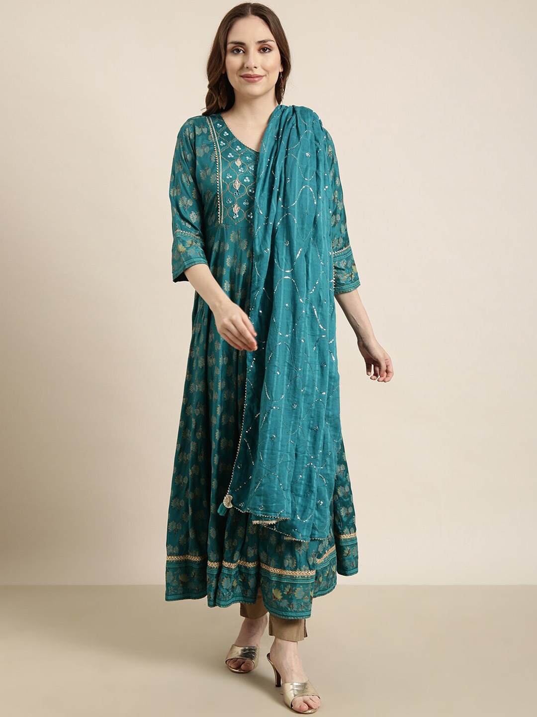 

SHOWOFF Ethnic Motifs Printed V-Neck Mirror Work A-Line Kurta With Dupatta, Green