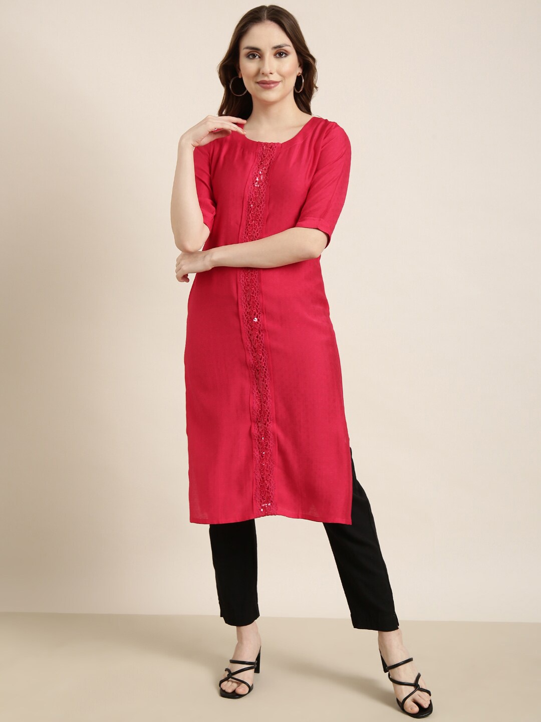 

SHOWOFF Geometric Round Neck Straight Kurta, Pink
