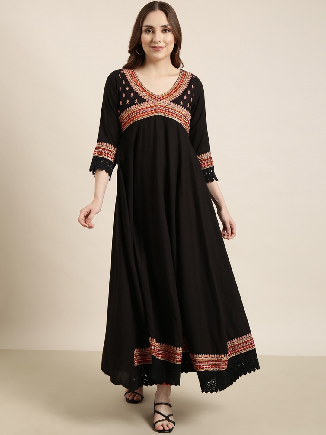 

SHOWOFF Floral Yoke Design Empire Ankle Length Zari Kurta, Black