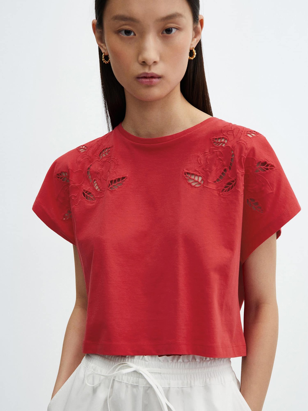

MANGO Women Floral Embroidered Pure Cotton T-shirt, Red