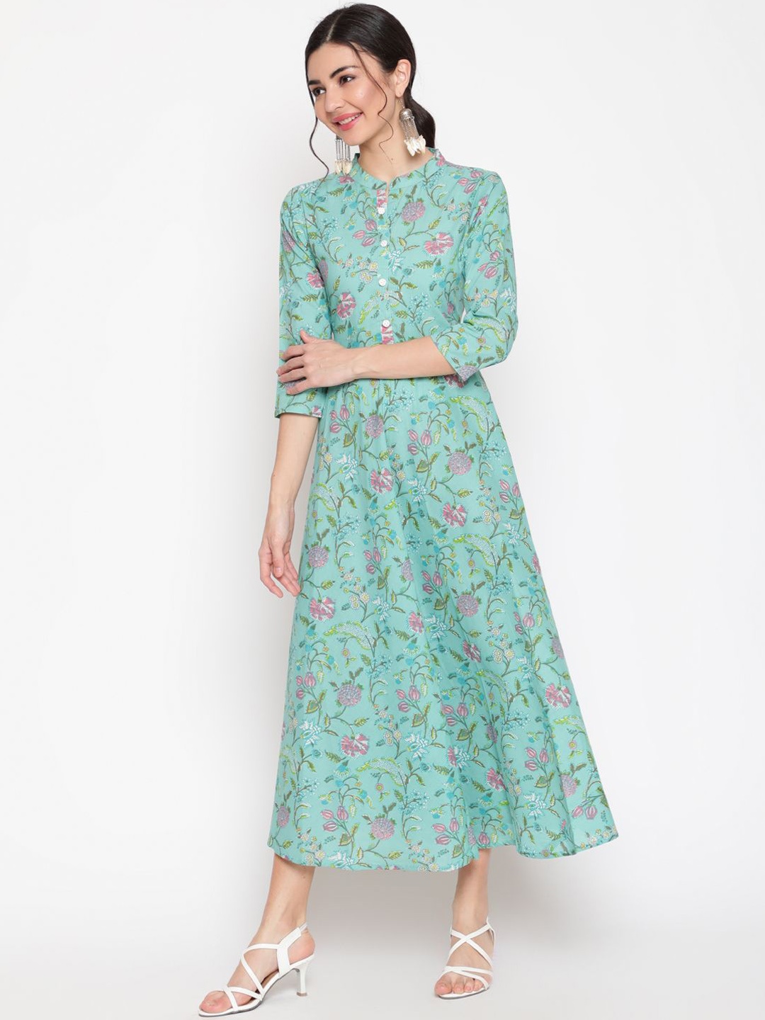 GLAM ROOTS Mandarin Collar Three Quarter Sleeves Floral Printed Kurta, Green