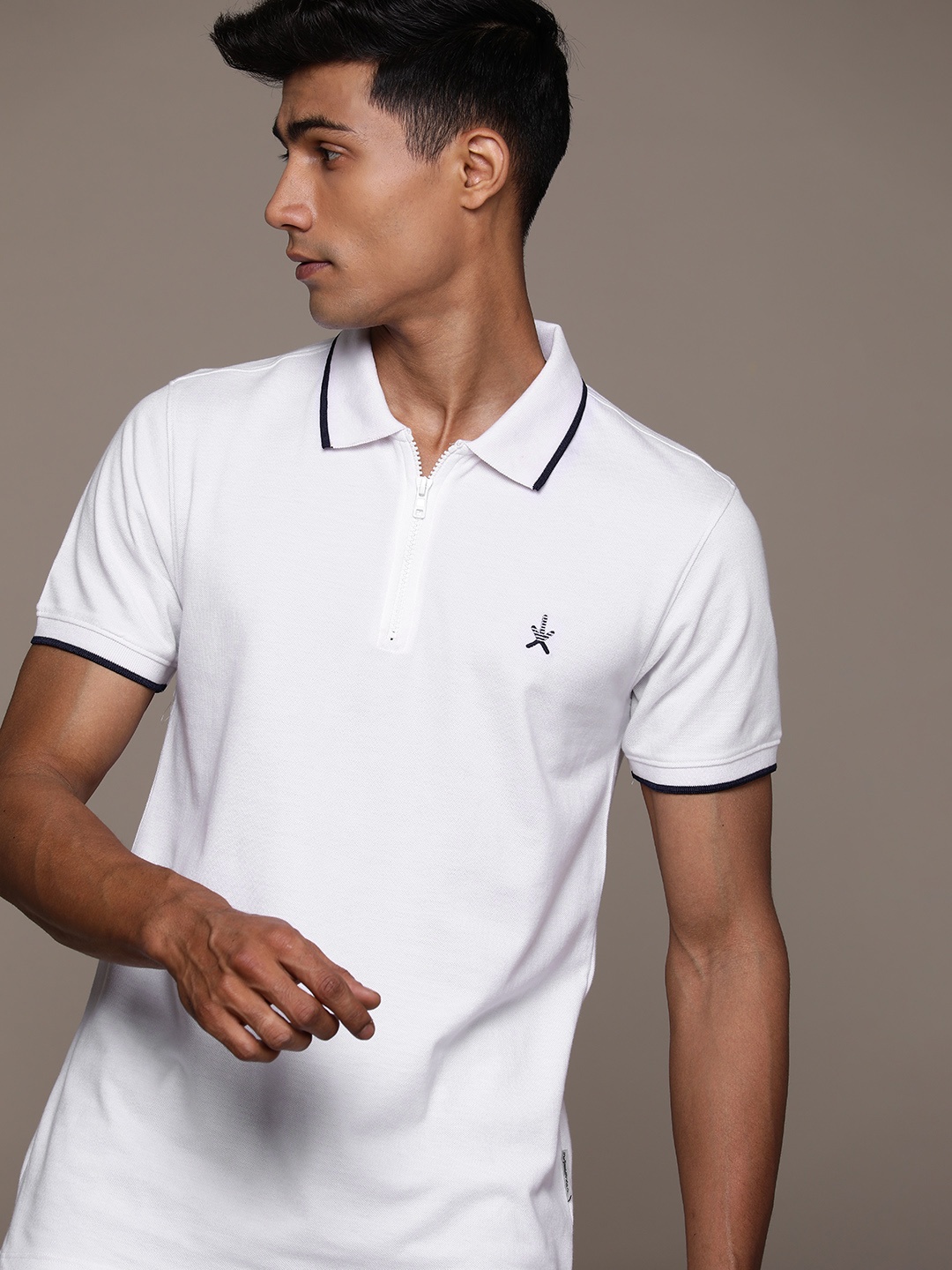 

Roadster Men Solid Polo Collar T-shirt, White