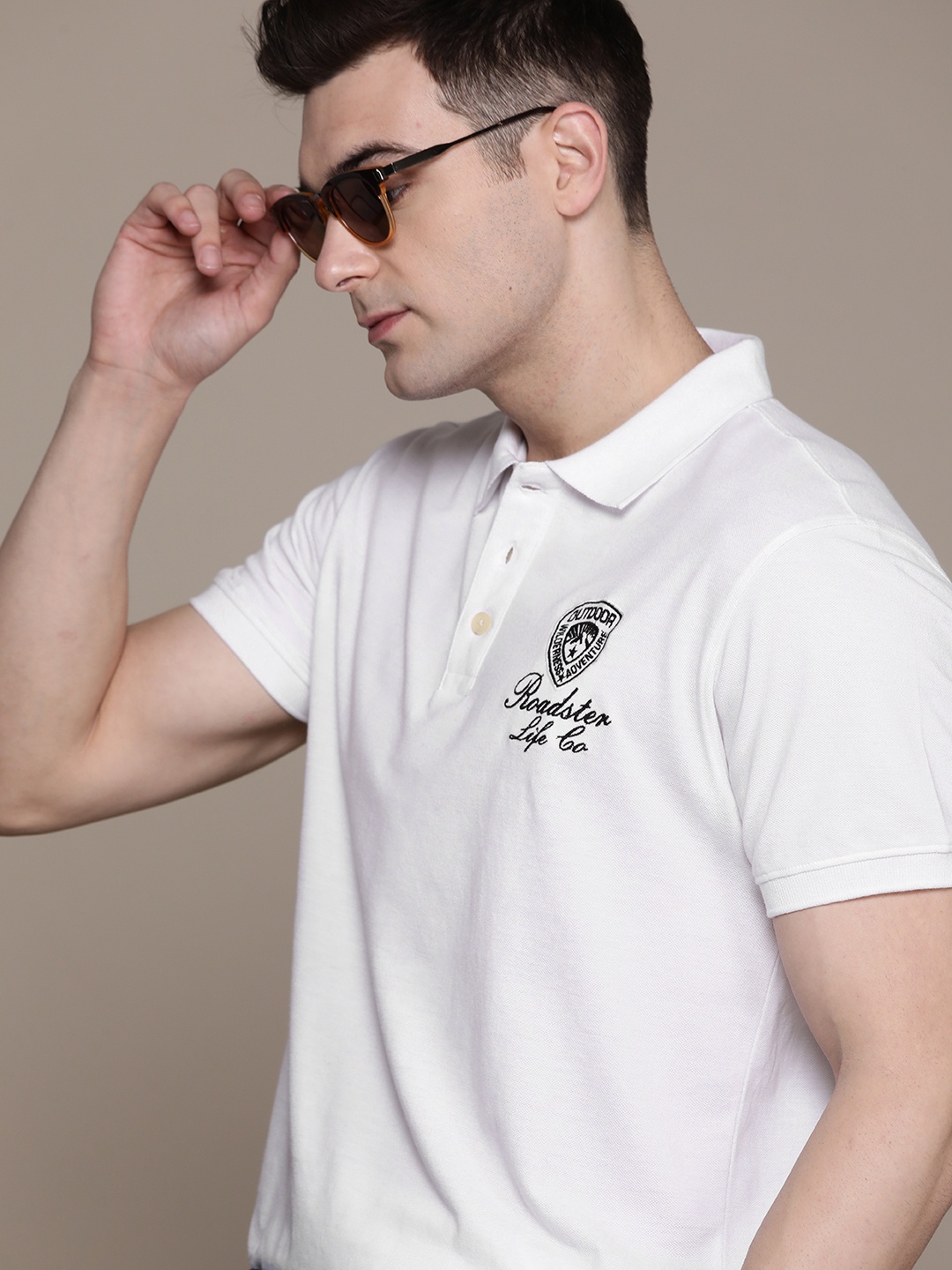 

Roadster Men Brand Logo Printed Polo Collar T-shirt, White