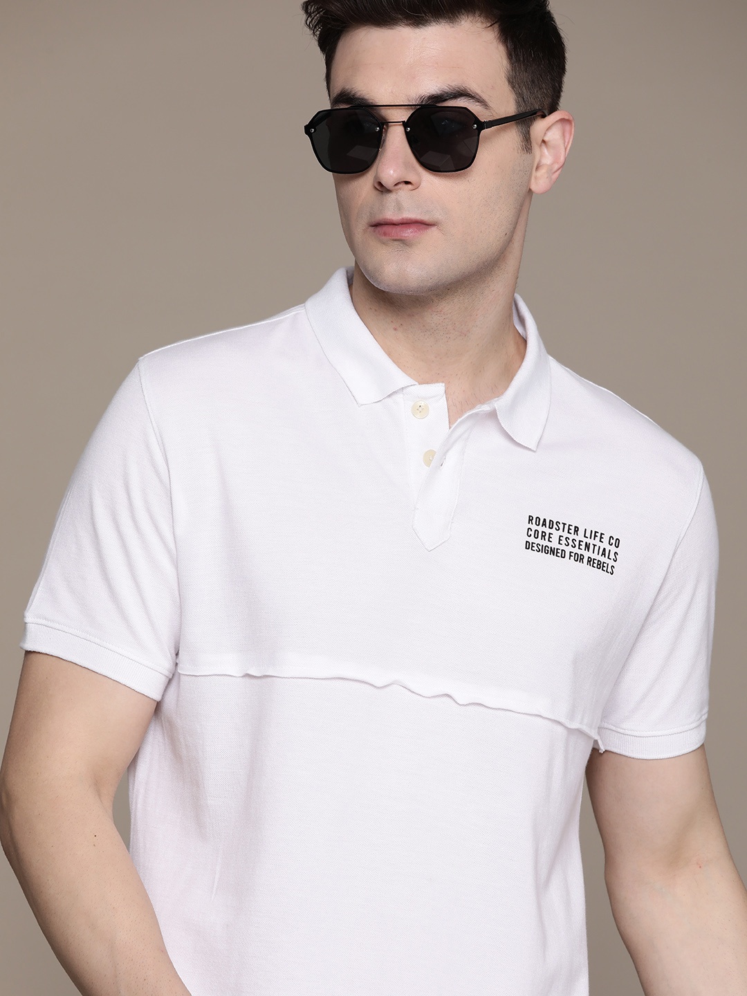 

Roadster Men Typography Printed Polo Collar T-shirt, White
