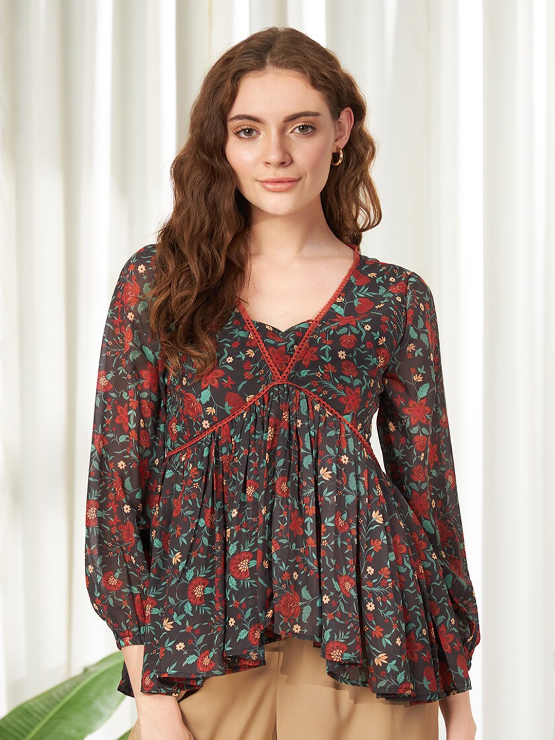 

BELAVINE Floral Printed Puff Sleeve Top, Black