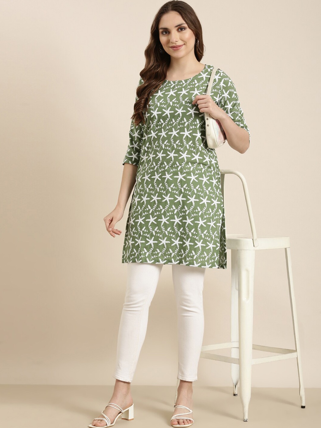 SHOWOFF Floral Embroidered Round Neck Kurti, Green