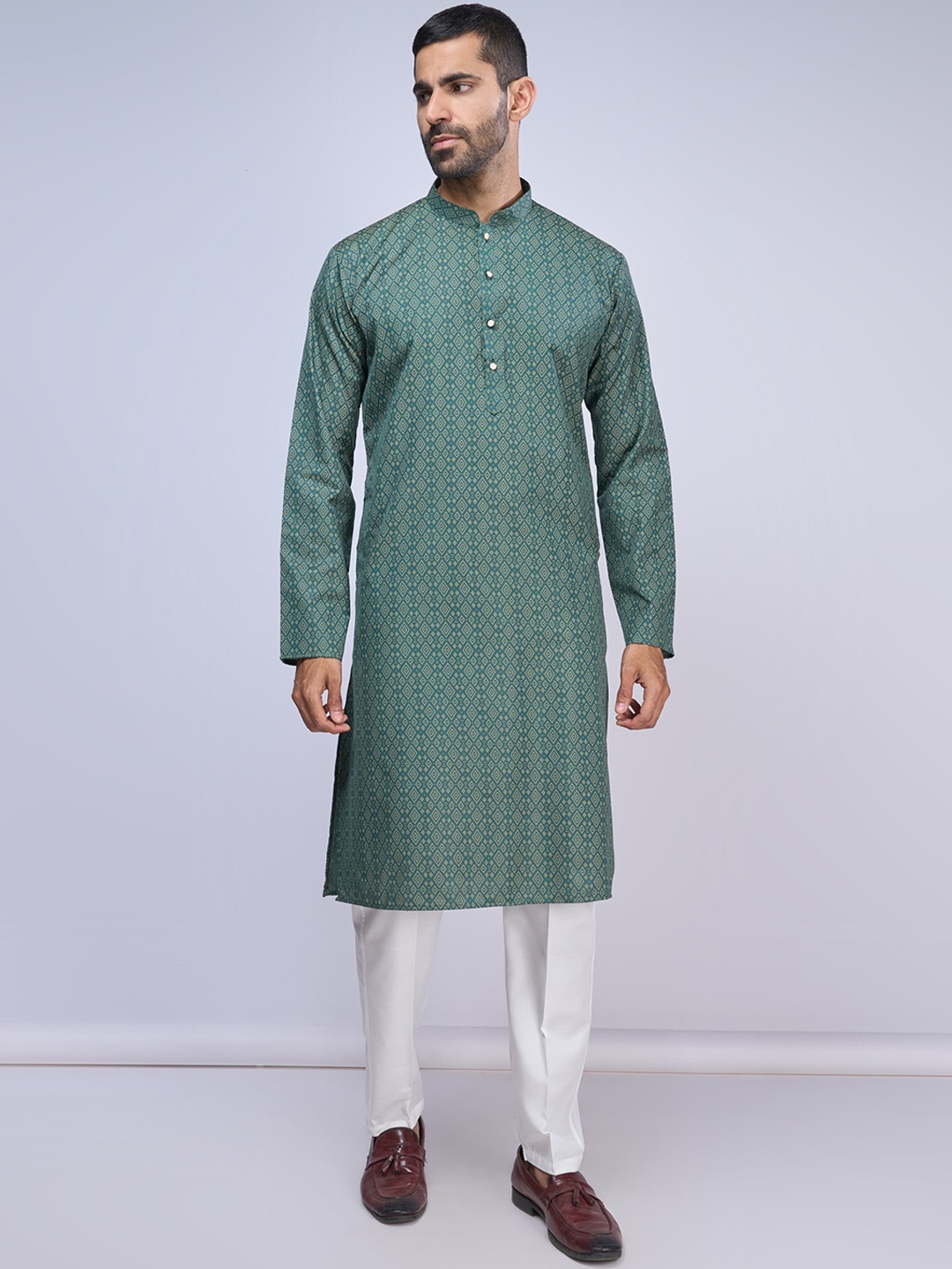 

BELLAZO Geometric Printed Mandarin Collar Pure Cotton Straight Kurta, Green