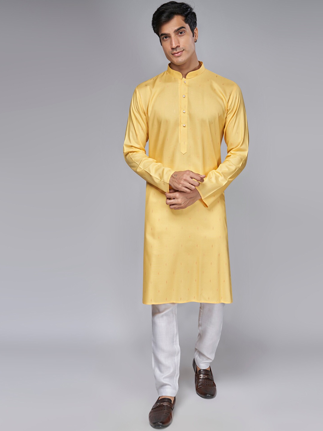 

BELLAZO Mandarin Collar Thread Work Cotton Kurta, Yellow