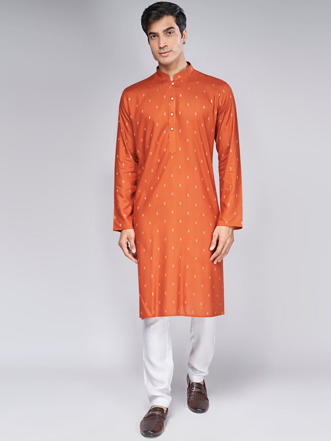 

BELLAZO Mandarin Collar Thread Work Cotton Kurta, Orange