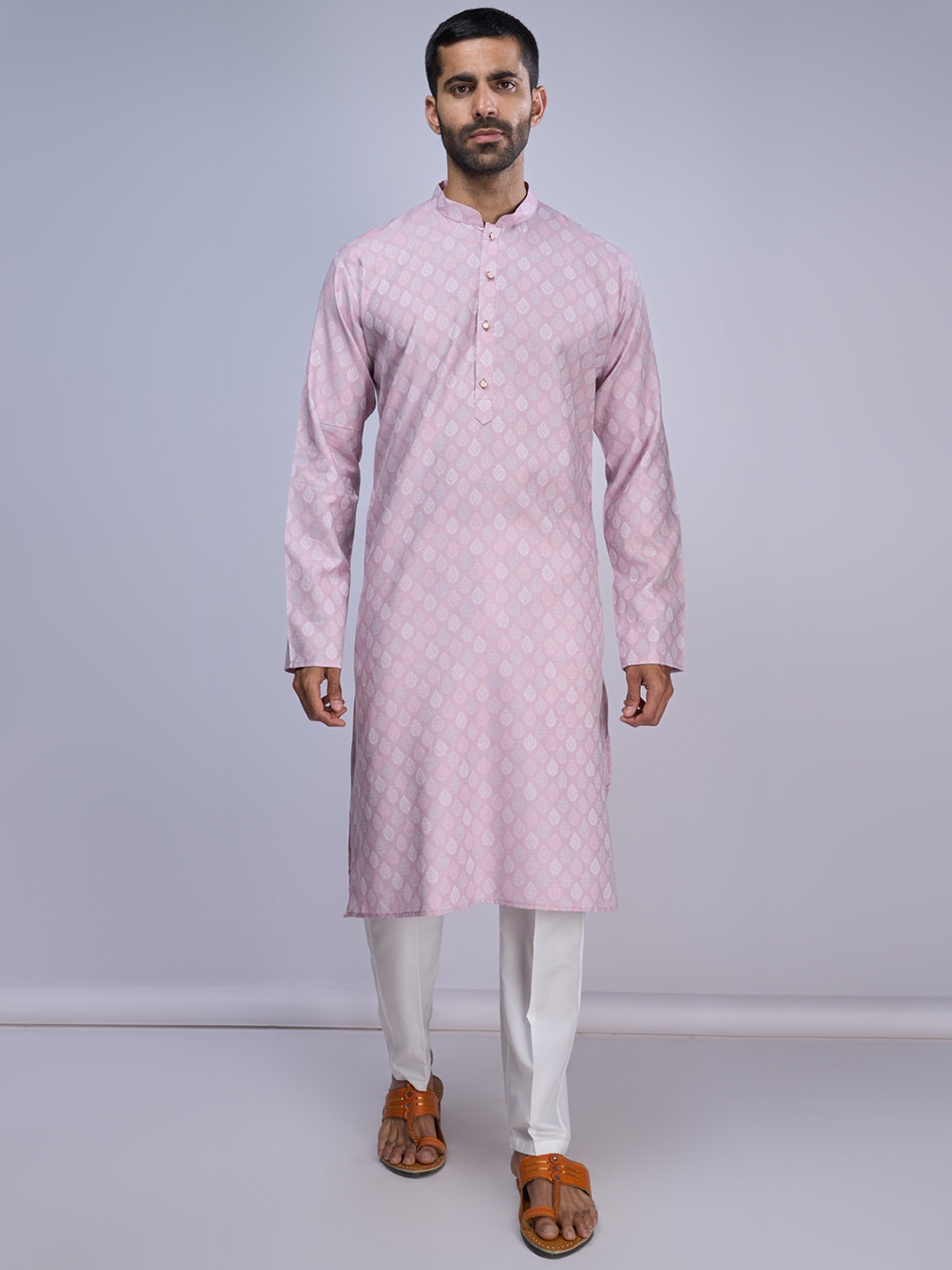 

BELLAZO Mandarin Collar Ethnic Motifs Thread Work Jacquard Kurta, Pink
