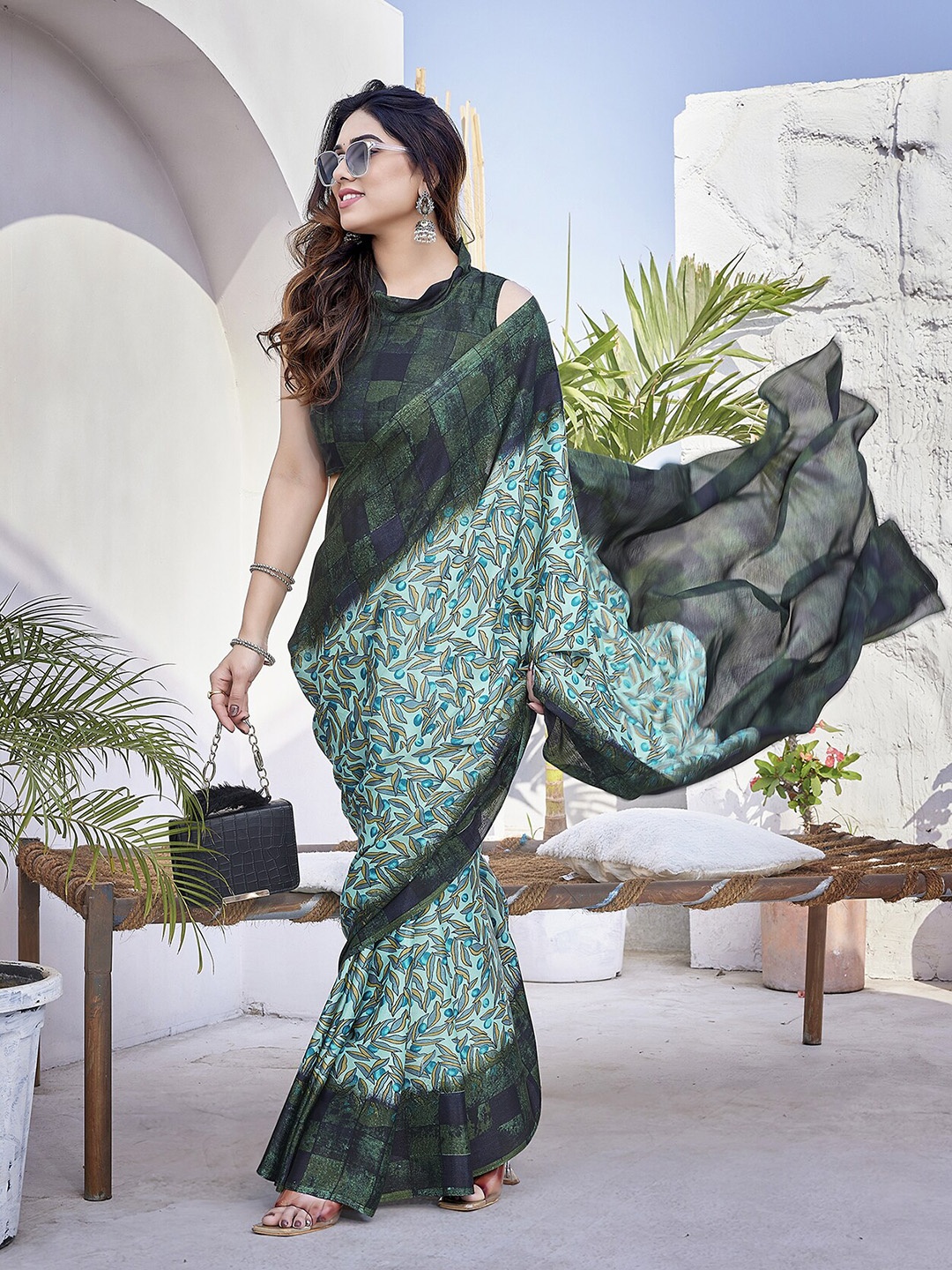 

MAGMINA Floral Printed Saree, Tan