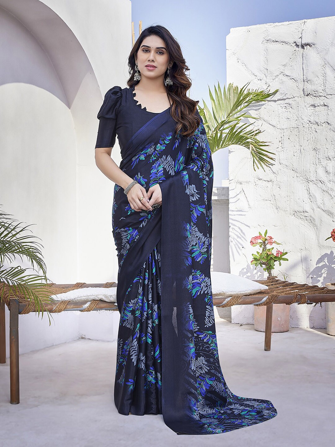 

MAGMINA Floral Printed Pure Chiffon Saree, Navy blue