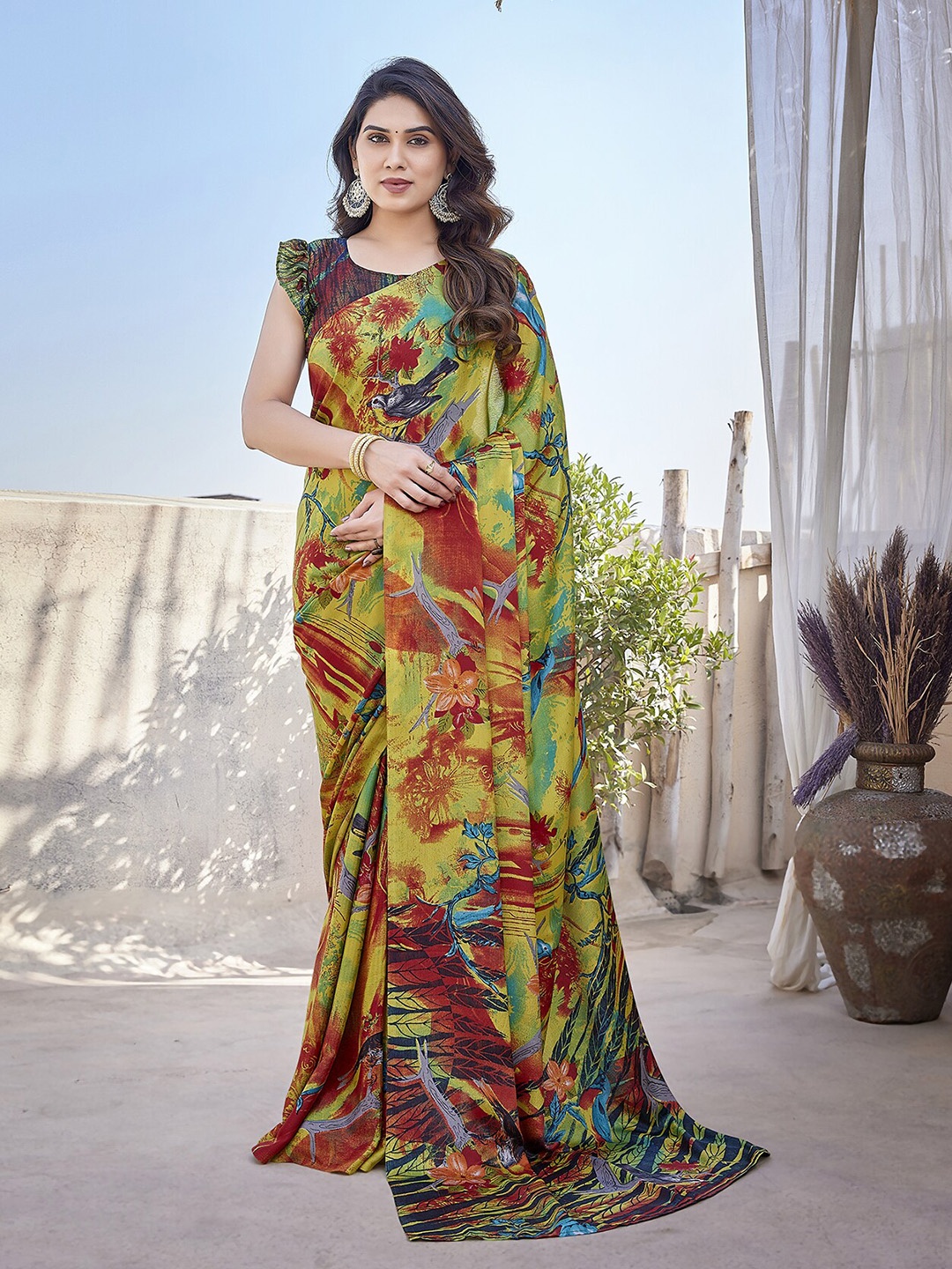 

MAGMINA Floral Printed Pure Chiffon Saree, Red