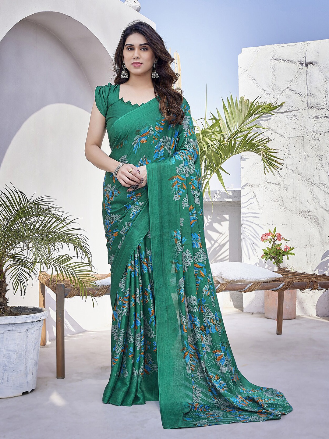 

MAGMINA Floral Printed Pure Chiffon Saree, Green