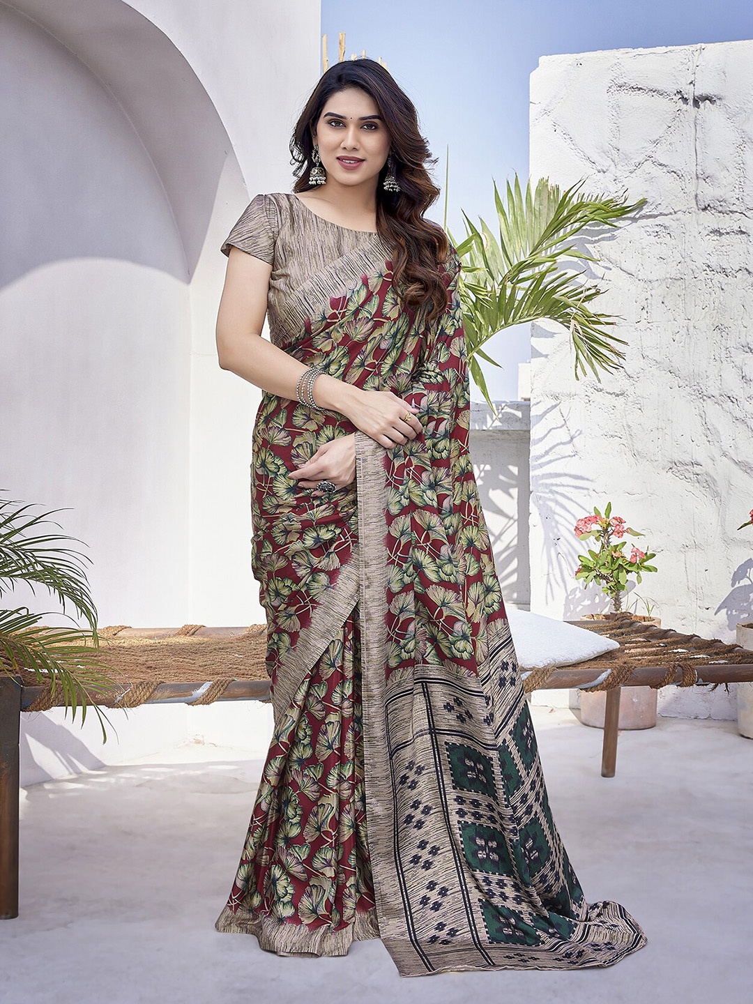 

MAGMINA Floral Printed Pure Chiffon Saree, Maroon