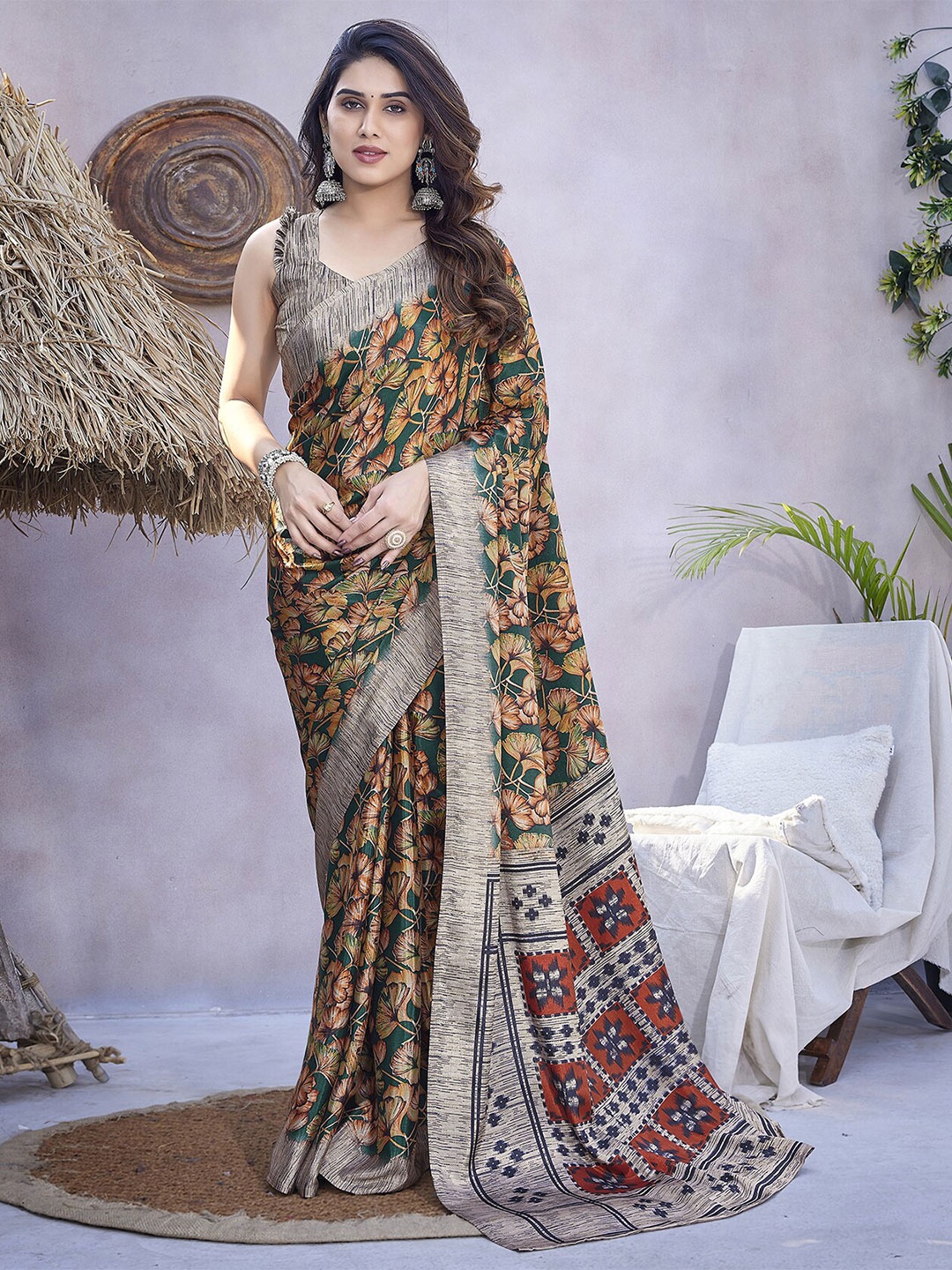 

MAGMINA Floral Printed Saree, Green