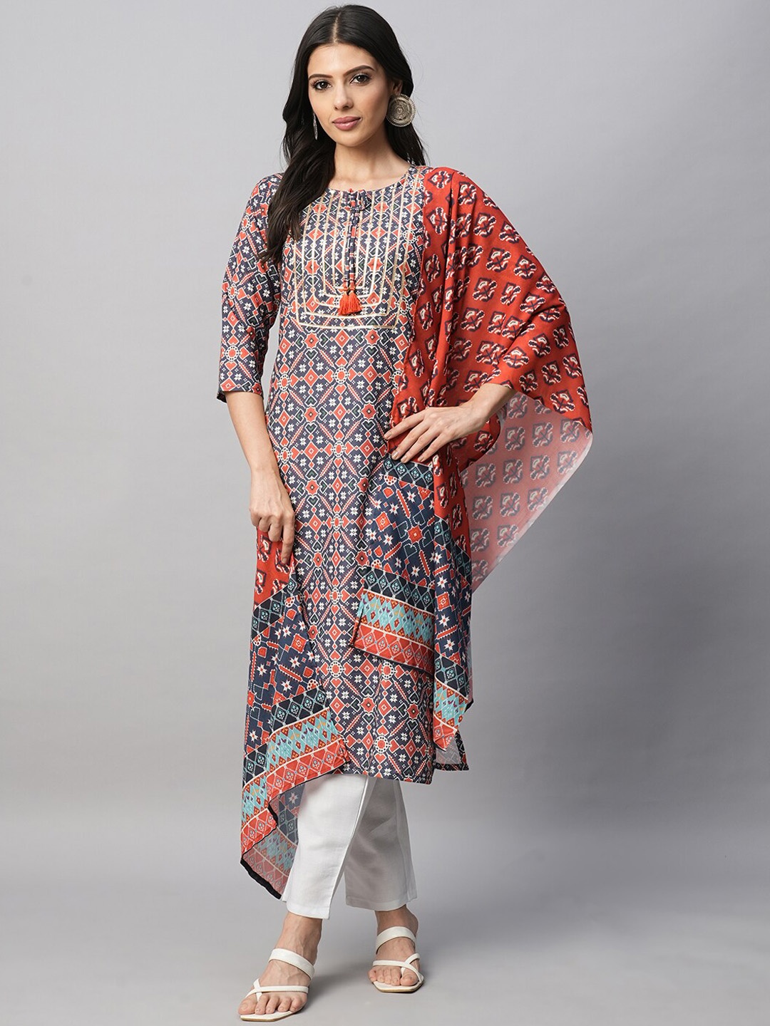 

DIVASTRI Round Neck Floral Printed Regular Gotta Patti Pure Cotton Kurta Set, Navy blue