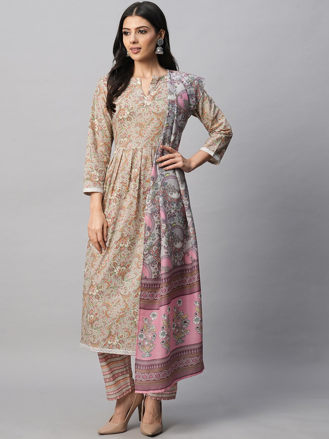 

DIVASTRI Floral Printed Regular Thread Work Kurta with Trousers & Dupatta, Grey