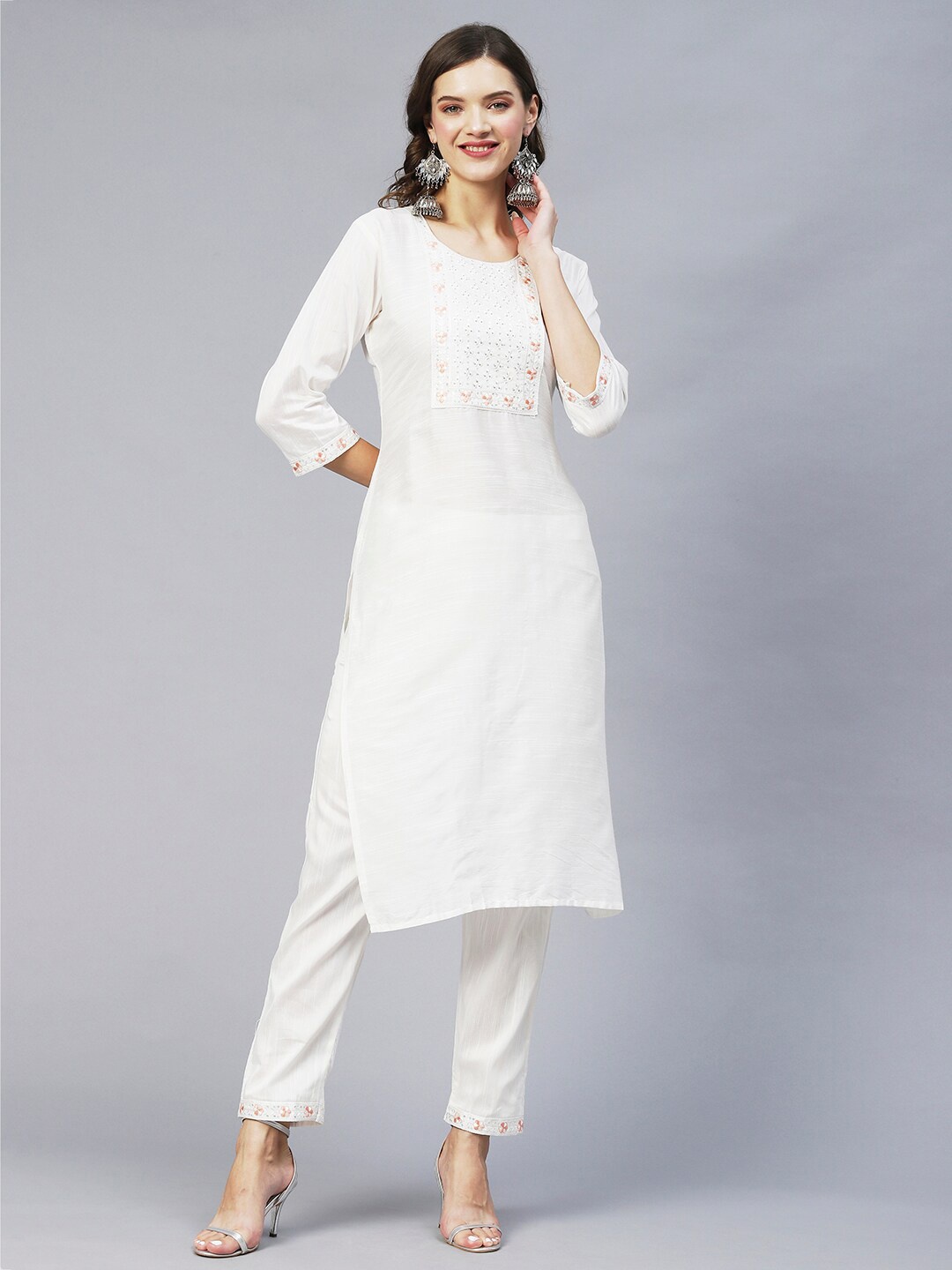

DIVASTRI Round Neck Floral Yoke Design Sequined Straight Kurta with Trousers, White