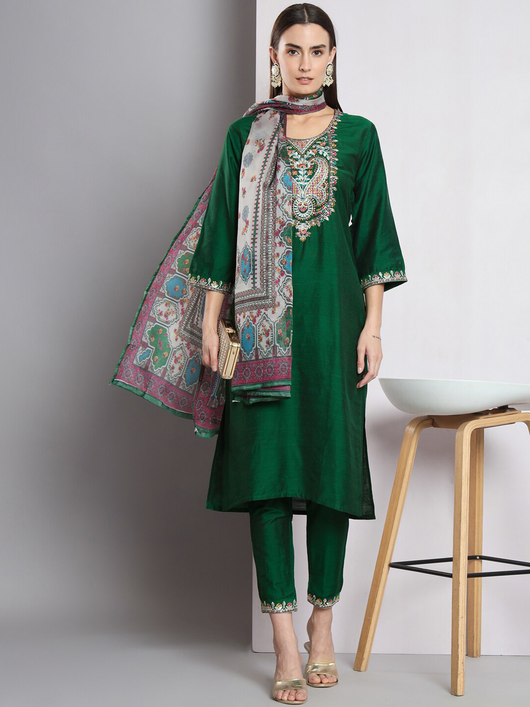 

DIVASTRI Ethnic Motifs Yoke Design Thread Work Straight Kurta With Trouser & Dupatta, Green