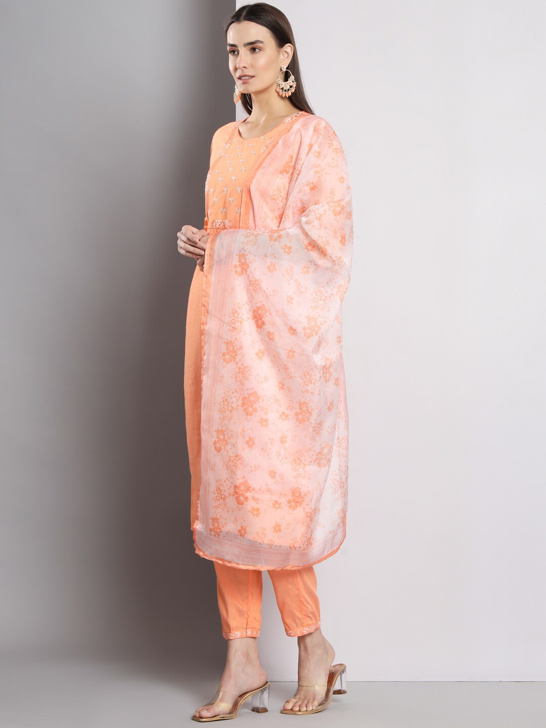 

DIVASTRI Round Neck Yoke Design Regular Thread Work Kurta with Trousers & With Dupatta, Peach