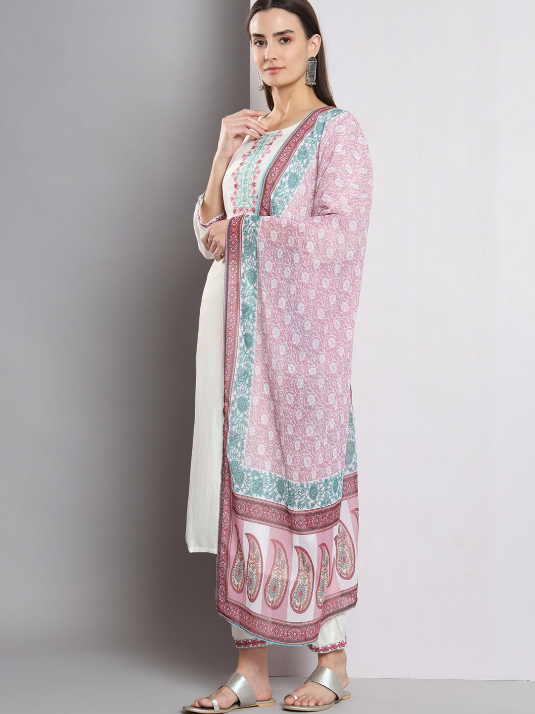 

DIVASTRI Floral Yoke Design Thread Work Straight Kurta & Trousers With Dupatta, White