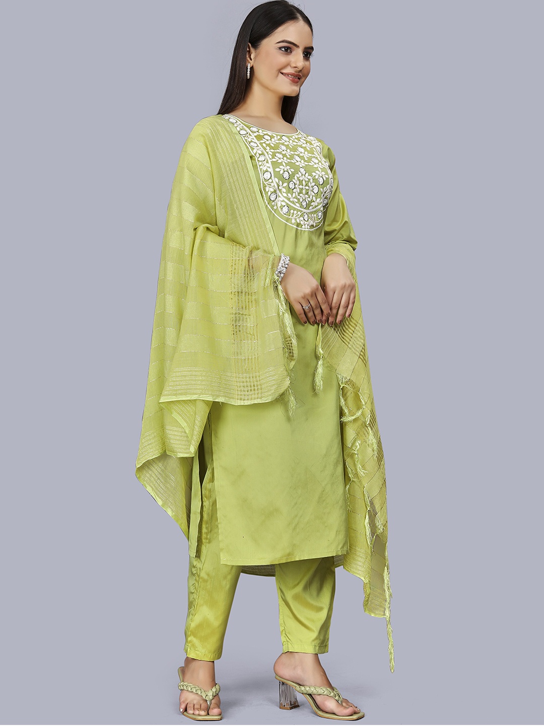 

DIVASTRI Round Neck Floral Yoke Design Regular Thread Work Kurta Set, Lime green